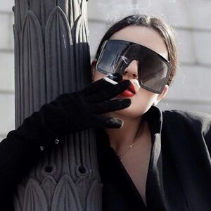 One Oversized Sunglasses w/ Case and Cleaning Cloth